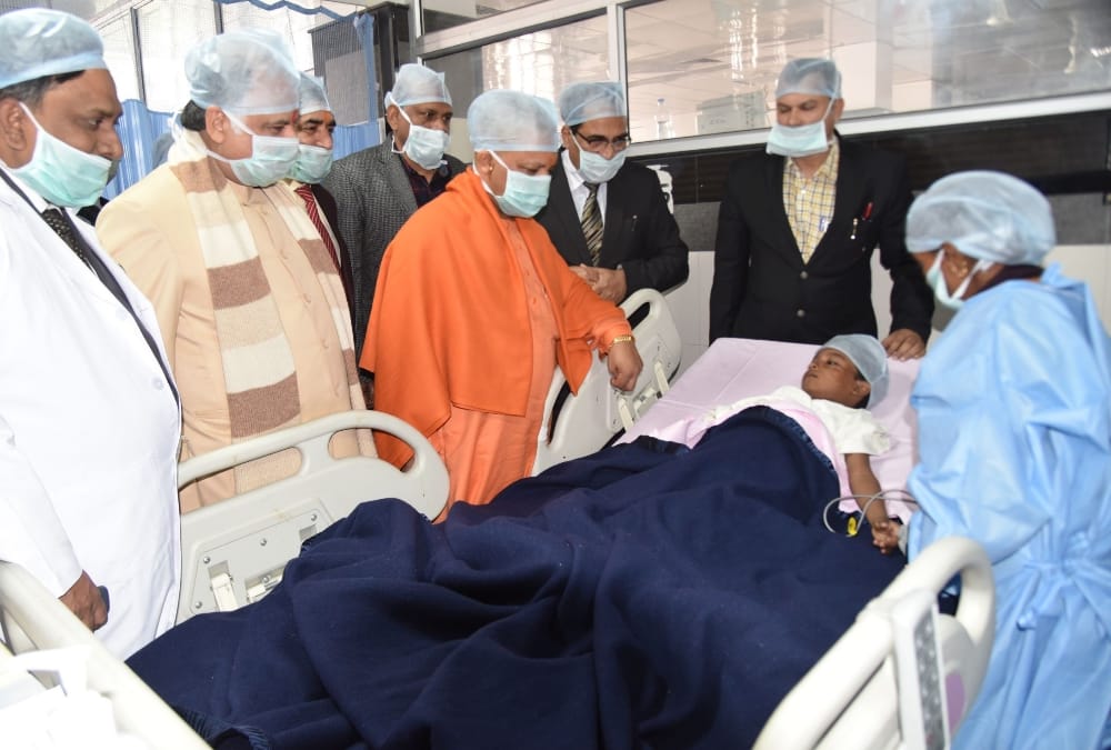 yogi adityanath meets injured child ritik in trauma in lucknow.