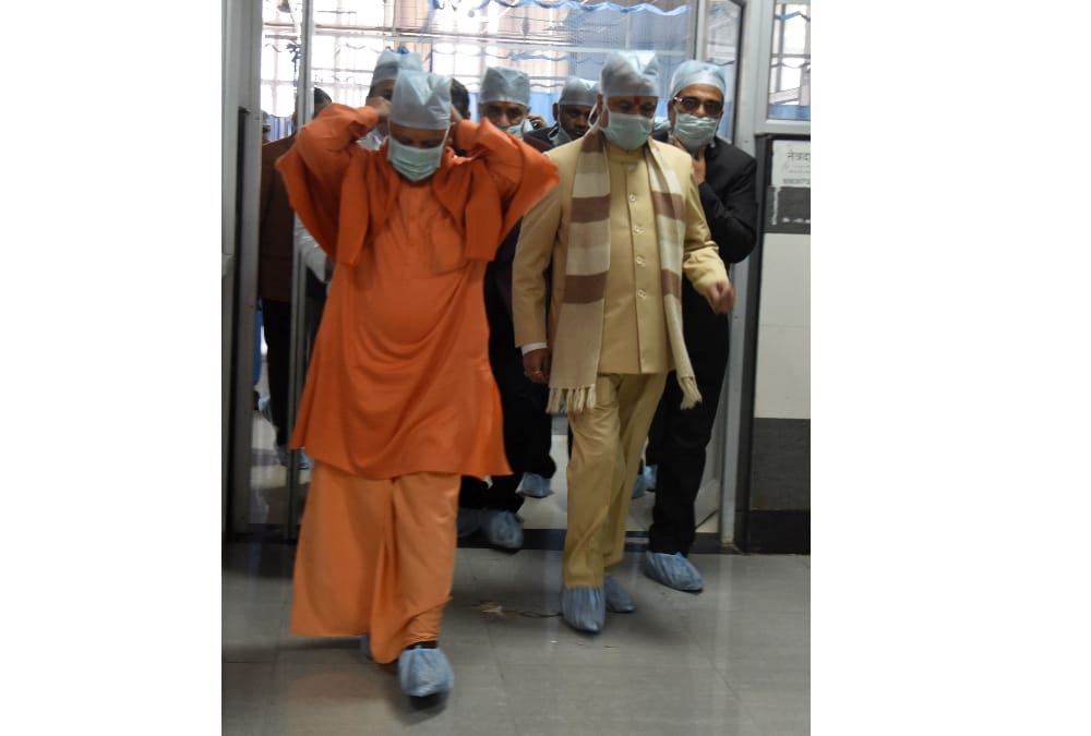 yogi adityanath meets injured child ritik in trauma in lucknow.