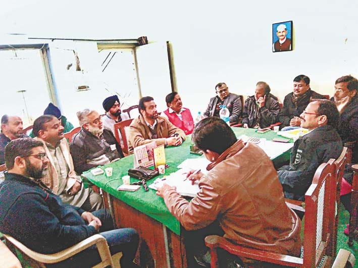 व्यापारियों का एक प्रतिनिधि मंडल सीओ से मिला।