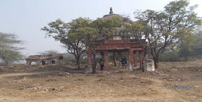 Baghpat: it will decided whether Barnawa has Lakshagriha or cemetery after decision of court