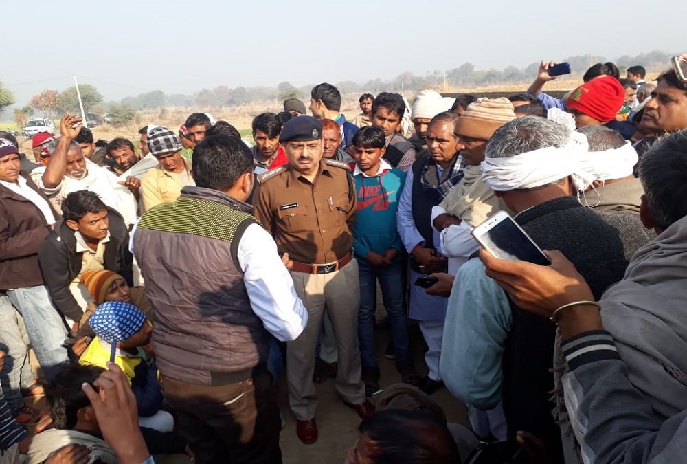 rajasthan alwar cow smuggler theft cow and firing in behror