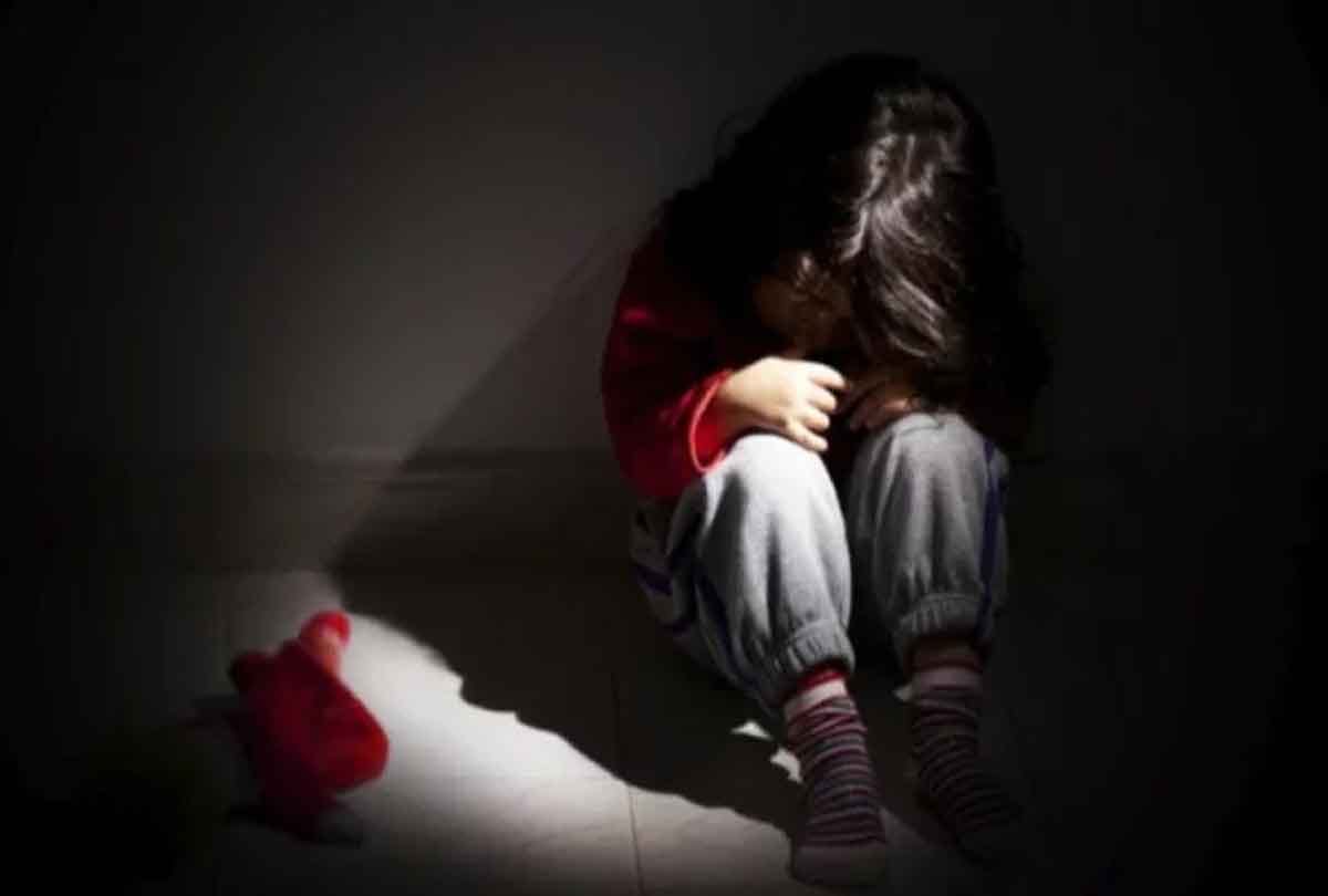 3 year old girl raped in etawah