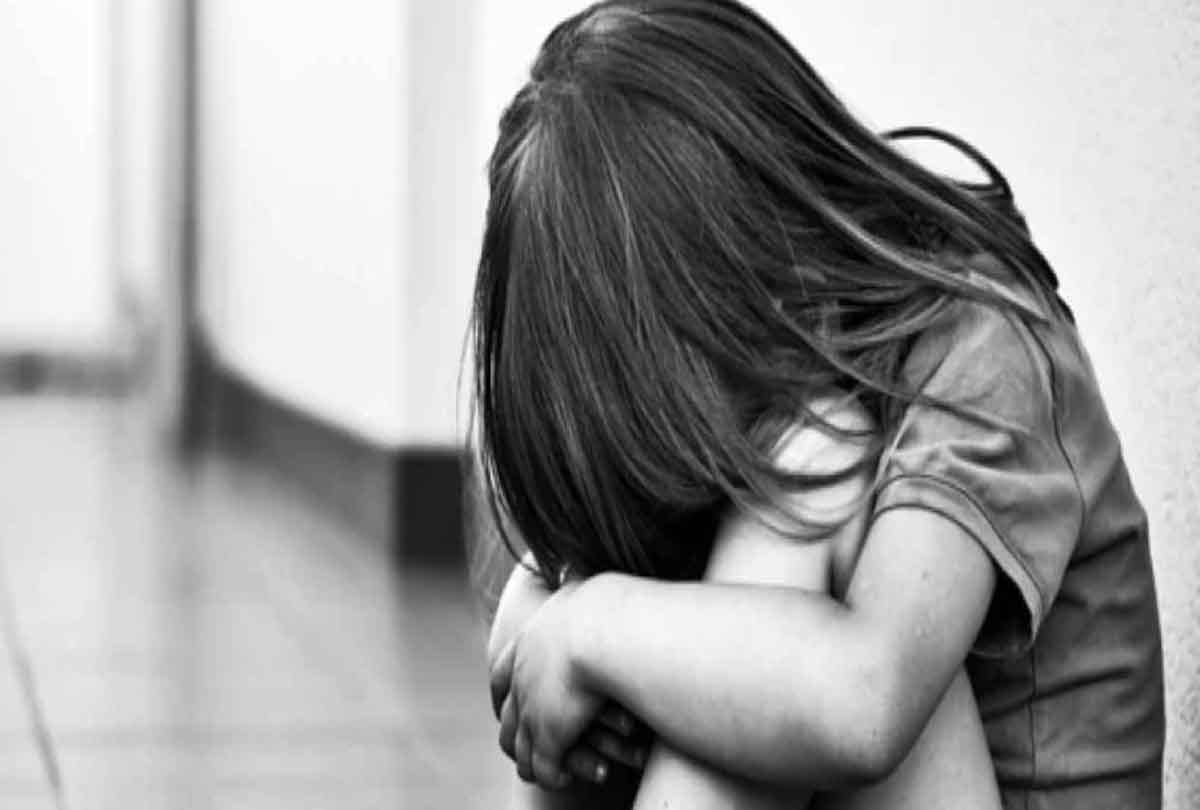 3 year old girl raped in etawah