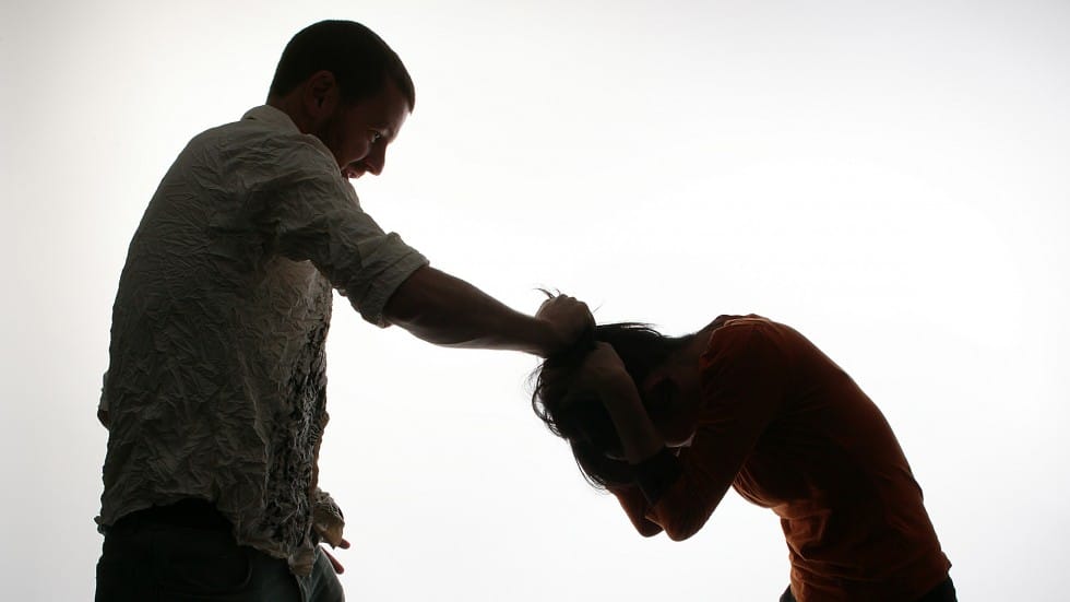 husband beating wife in agra 