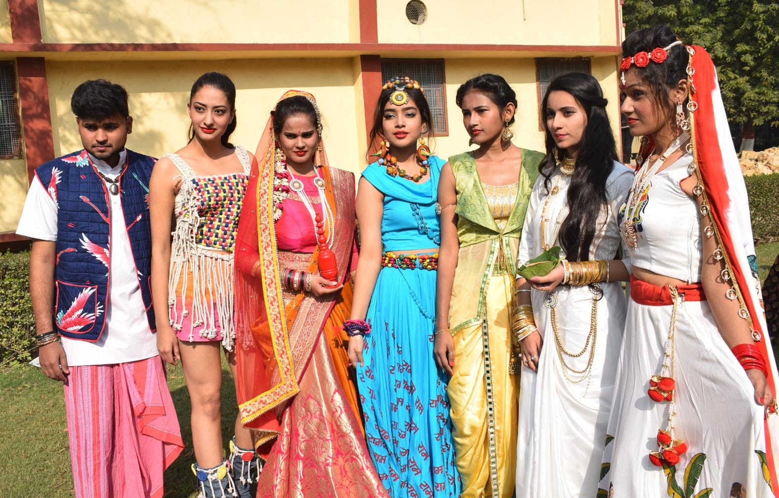see the photos of IIT BHU annual fest kashi yatra