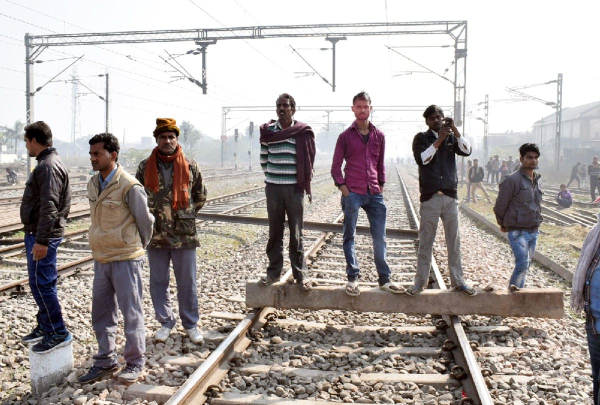 Boy dies due to exposure to railway hightation line