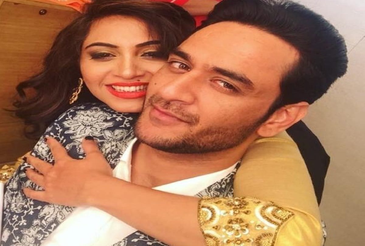 vikas and arshi is together despite ending the bigg boss 11 show
