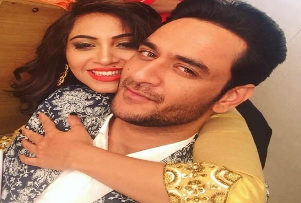 Arshi Khan block Vikas and his mom for this reason