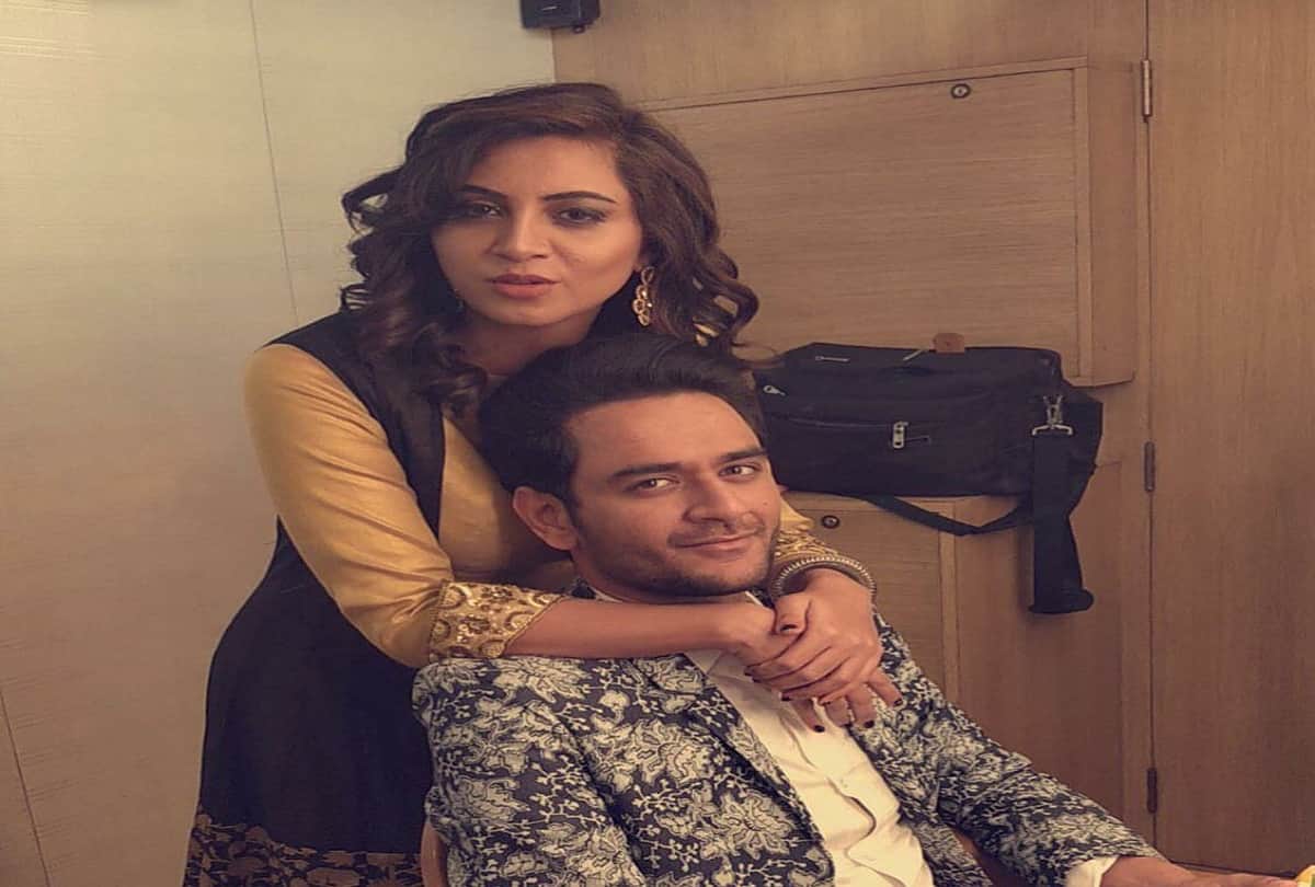 Arshi Khan block Vikas and his mom for this reason