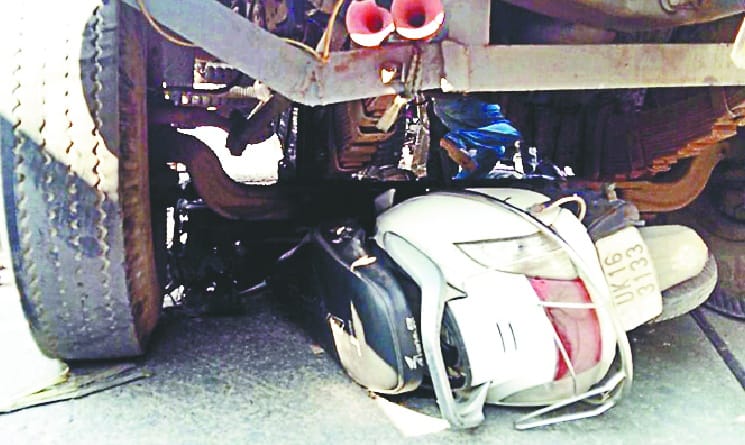 Scooter collided with truck, two youths die