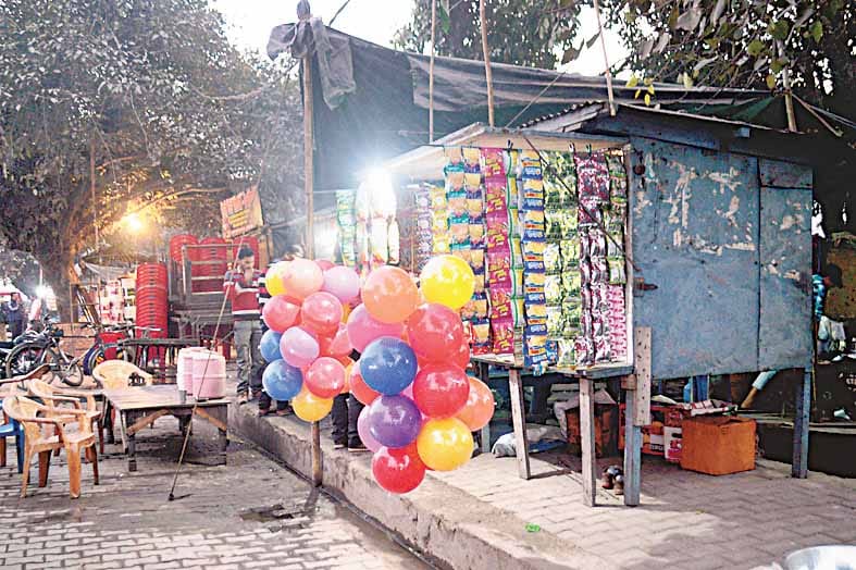 Dehradun: More than 290 spaces on 1.6 kilometer road or footpath occupied
