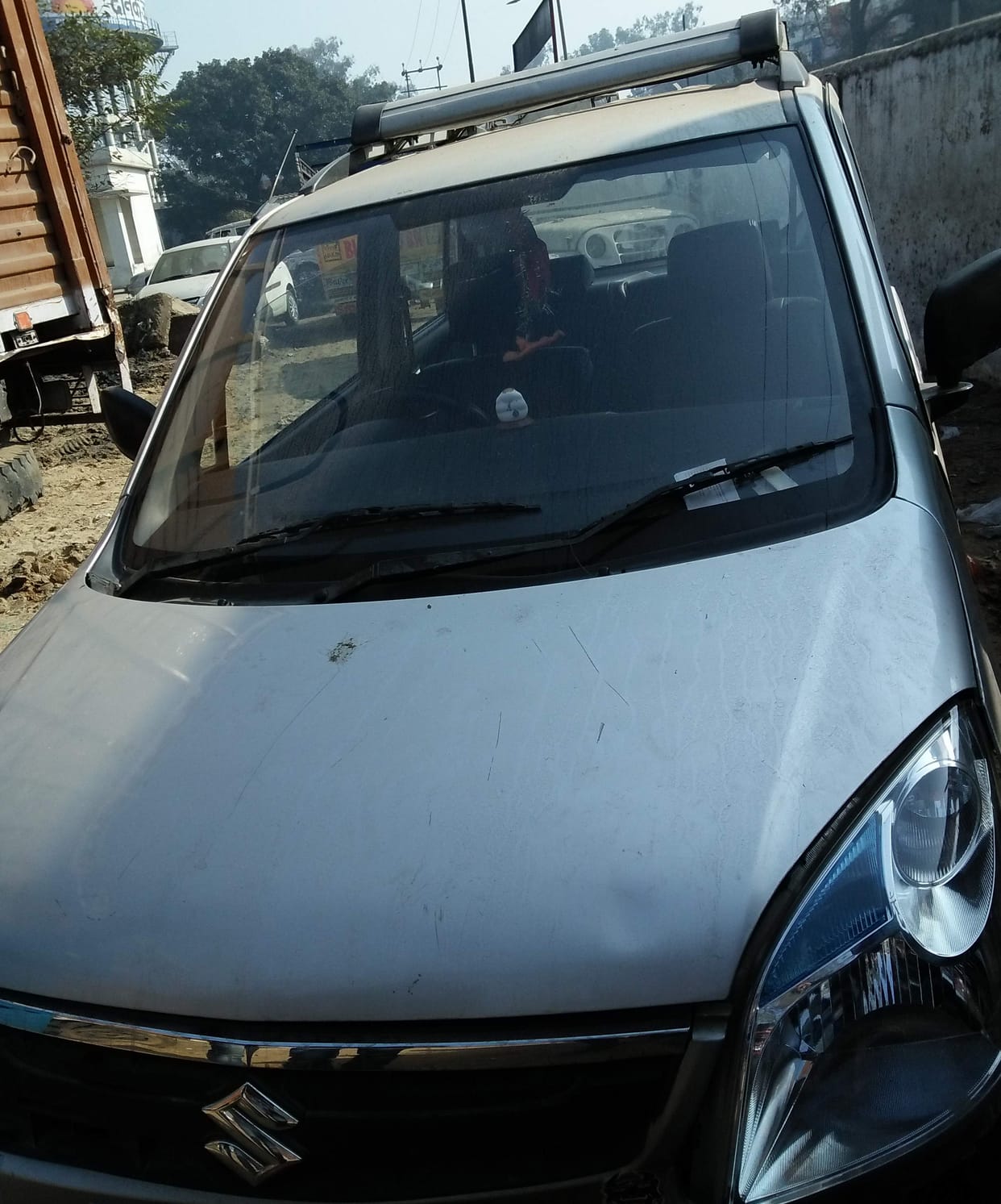 loot with car driver in gajraula