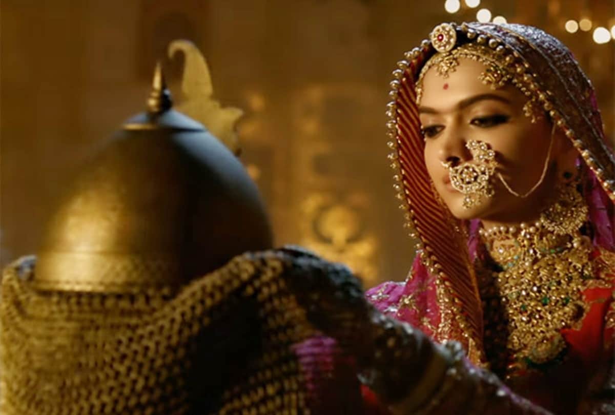 makers released new teaser of padmaavat deepika padukone looking perfect