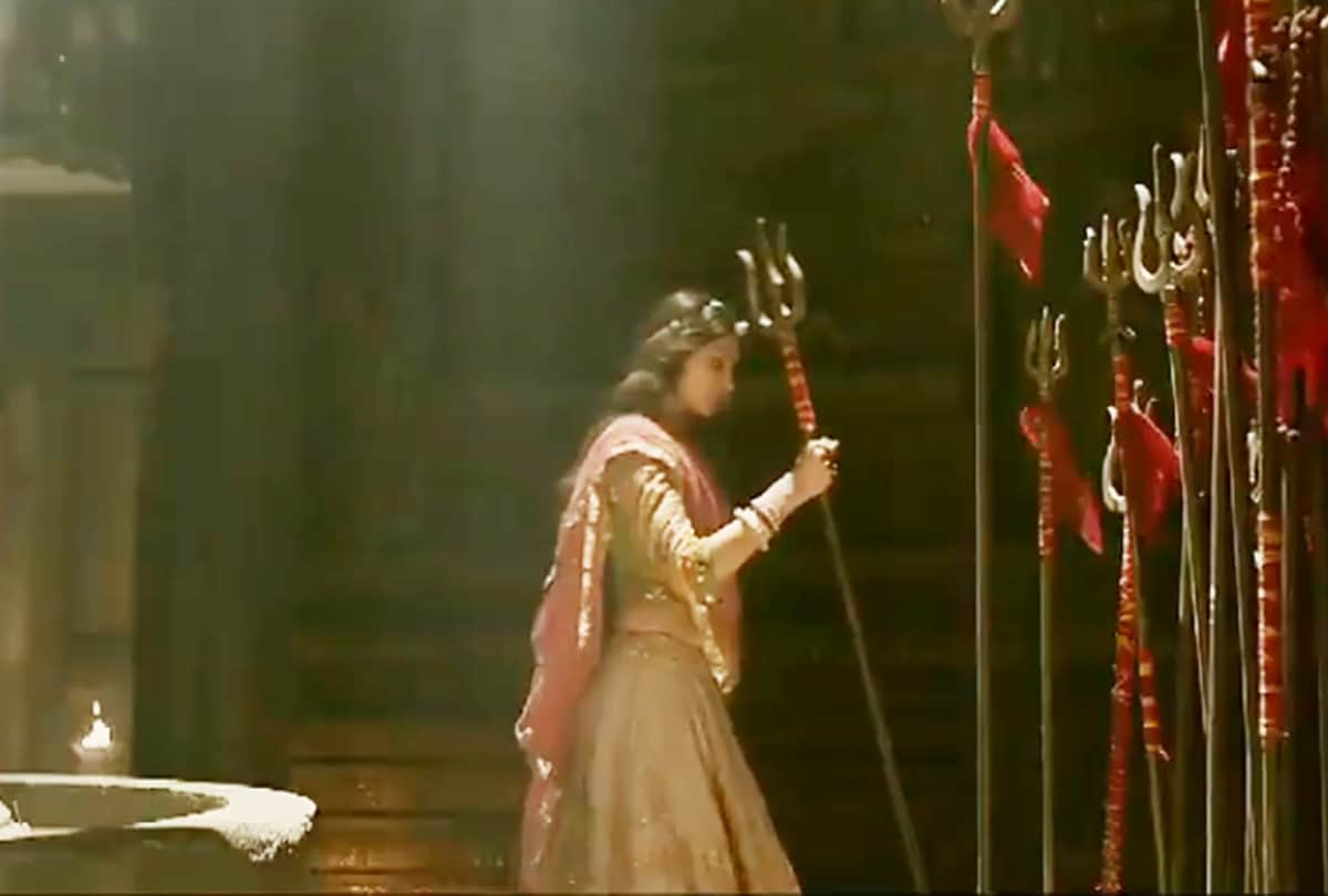 makers released new teaser of padmaavat deepika padukone looking perfect