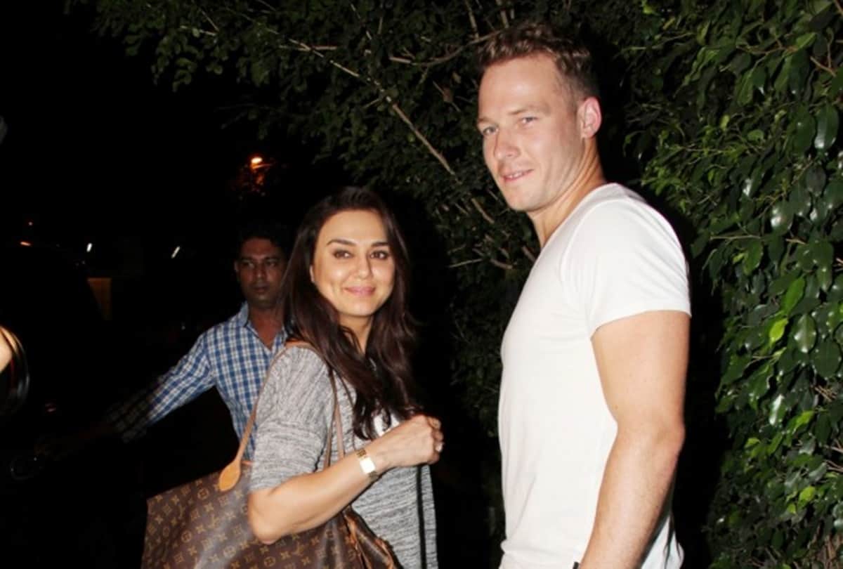 Preity Zinta is pregnant and hiding her BABY BUMP