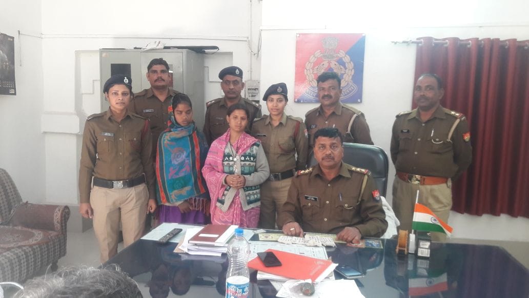 woman thief caught by agra railway police