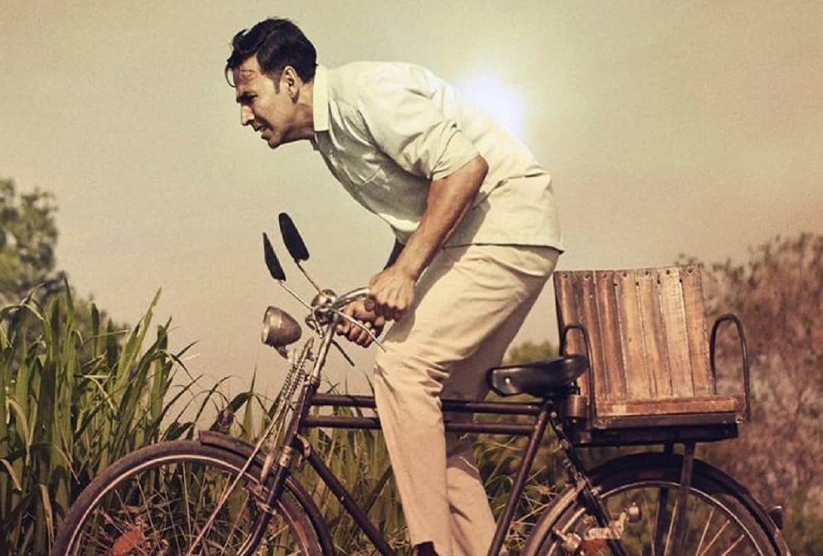 Bollywood Padman Akshay Kumar now auction his bicycle as to help the needy women 