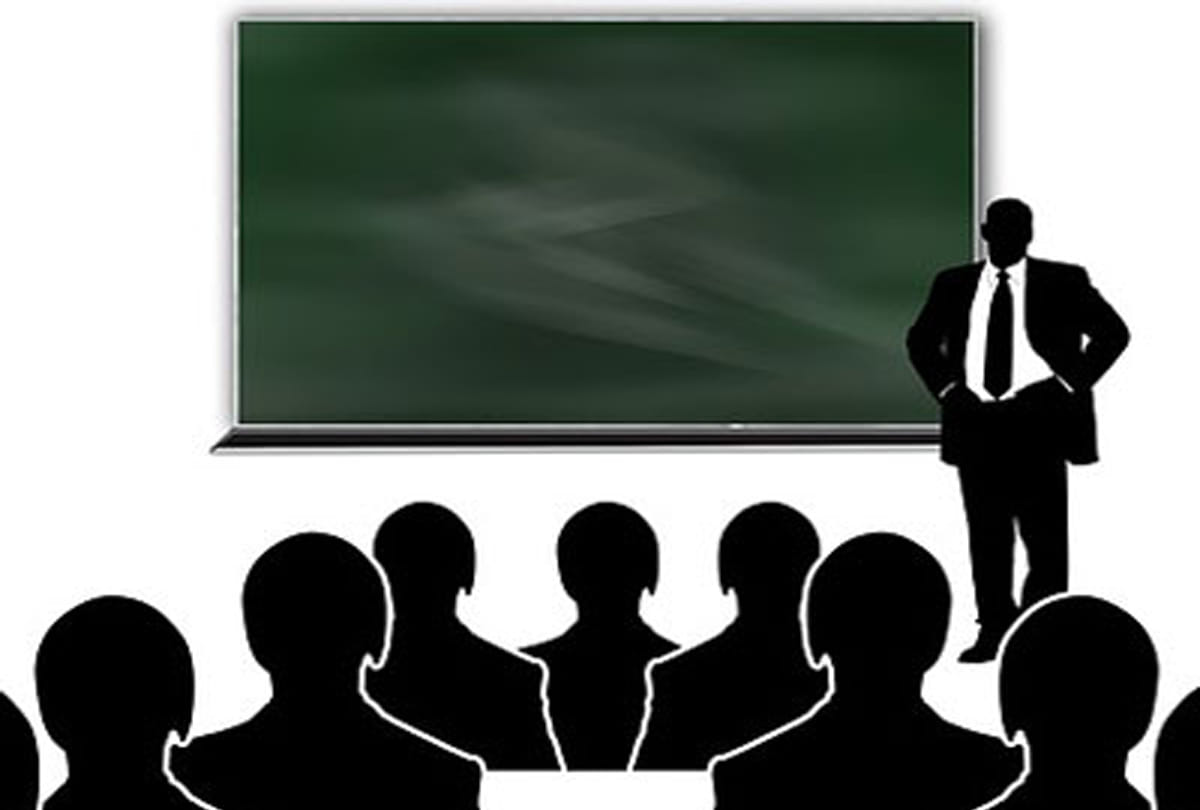 Controversy about sitting ahead in coaching