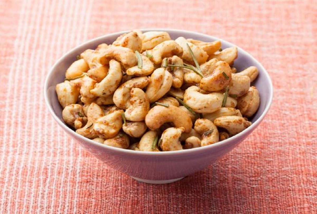 Do Not Eat These Five Food Items While Drinking Alcohol