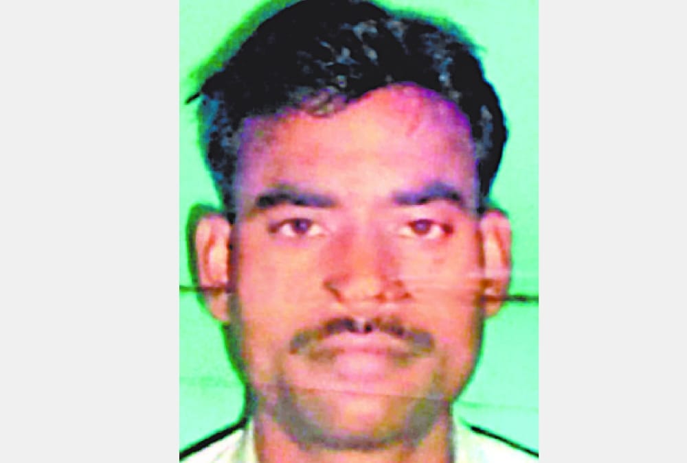 A farmer trampled by a tracter by people of finance company in sitapur.