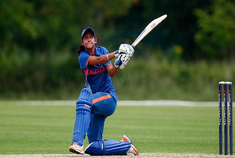 Harmanpreet Kaur In WPL: महिला प्रीमियर लीग में हरमनप्रीत कौर के बल्ले ने मचाया कोहराम! 6 ओवर में बनाए 91 रन