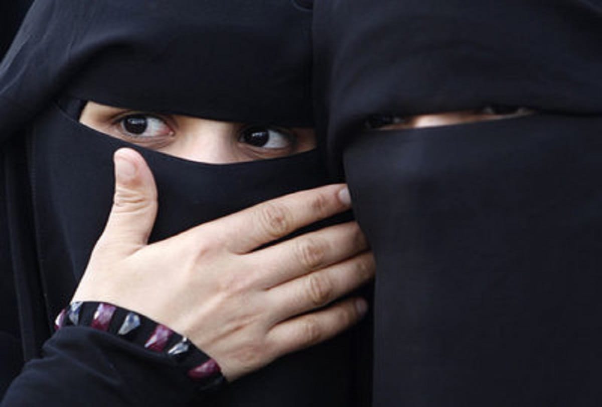 jammu-kashmir: Two Sikh girls kidnapped in Kashmir, then forcibly made Muslim, people demonstrated
