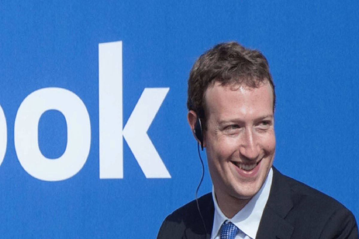 Lunar eclipse 2018 mark zuckerberg supermoon