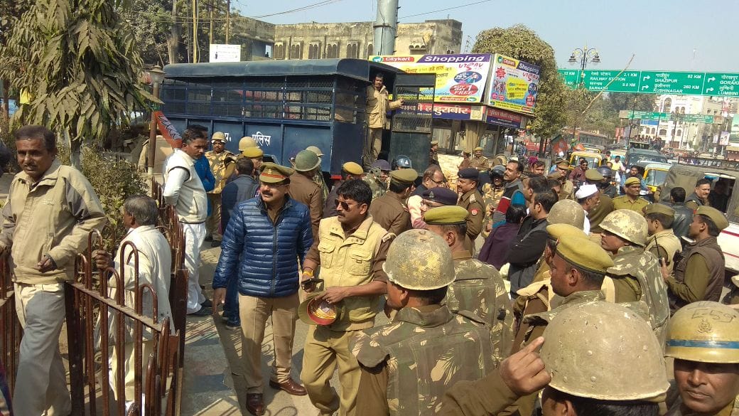 varanasi congress do start protest against amit shah