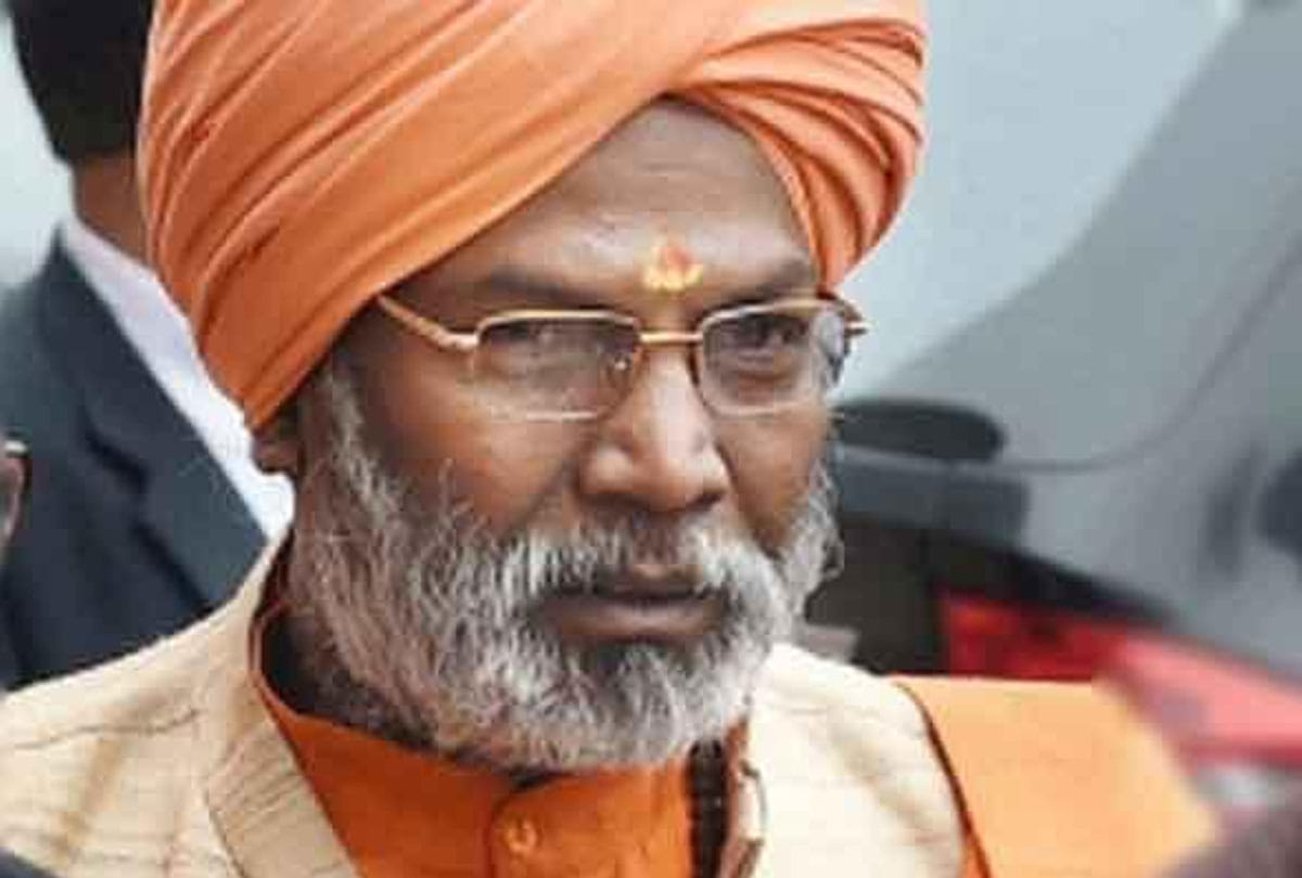 Sakshi Maharaj said Owaisi needed treatment
