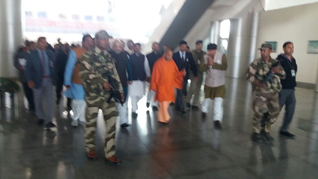 cm yogi welcome amit shah at babatpur airport