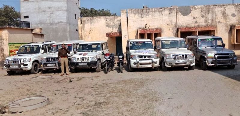 चोरी की छह बोलरो-एक स्कॉ र्पयों संग दो  गरफ्तार