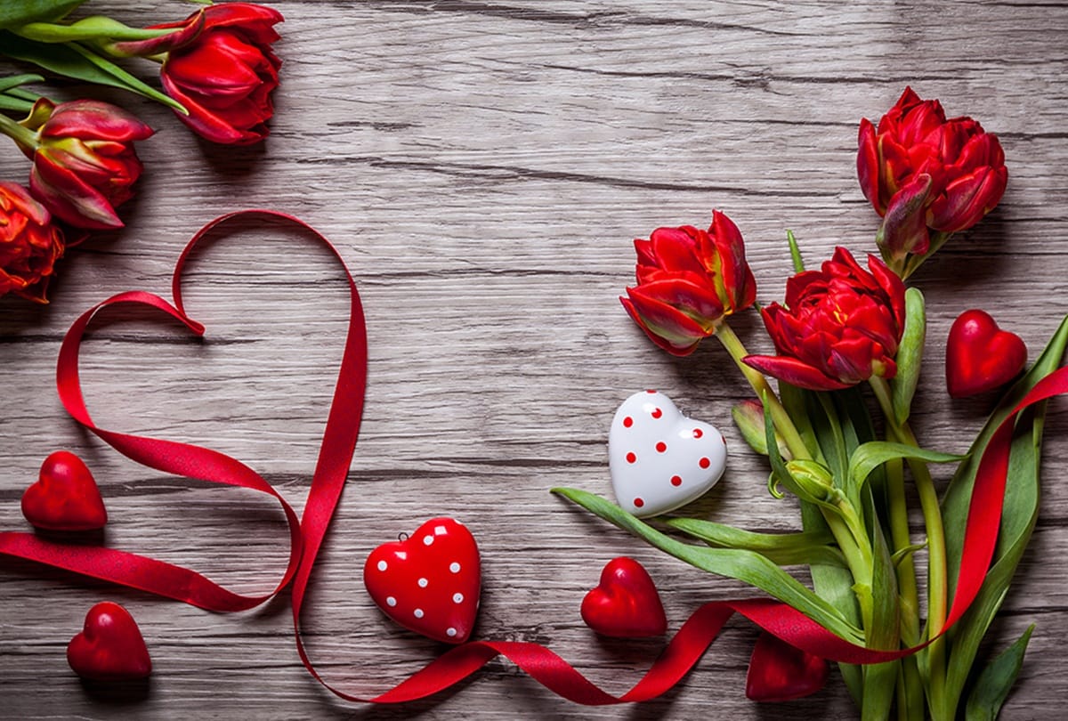 valentine week started,demands of rose raised in marked by love buds