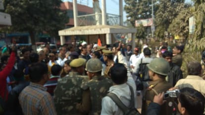 cm yogi welcome amit shah at babatpur airport
