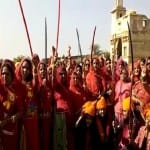 रैली में शामिल महिलाएं