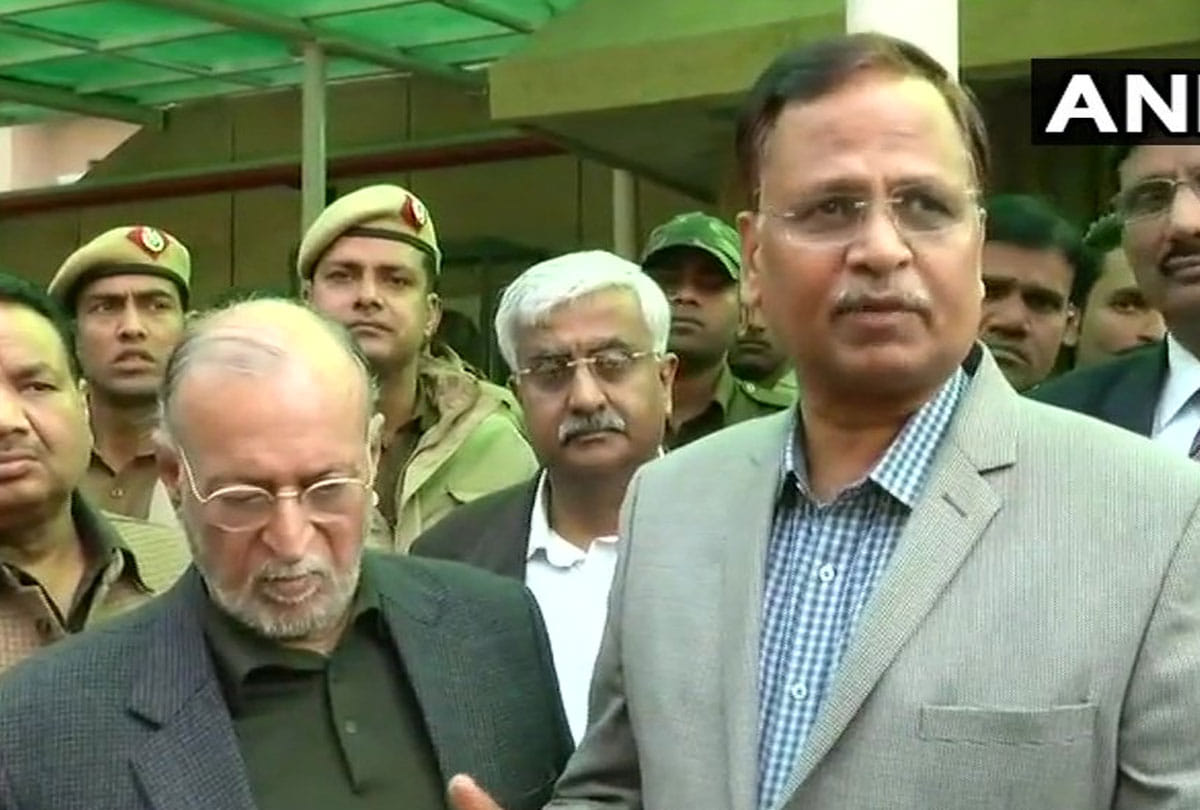bjp and aap making political comment on bawana fire in delhi