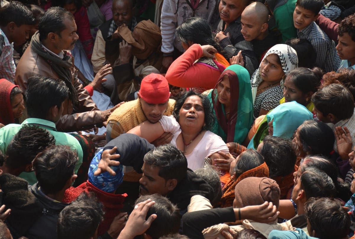 Dacoity in lucknow's kakori police station village, one killed by dacoits