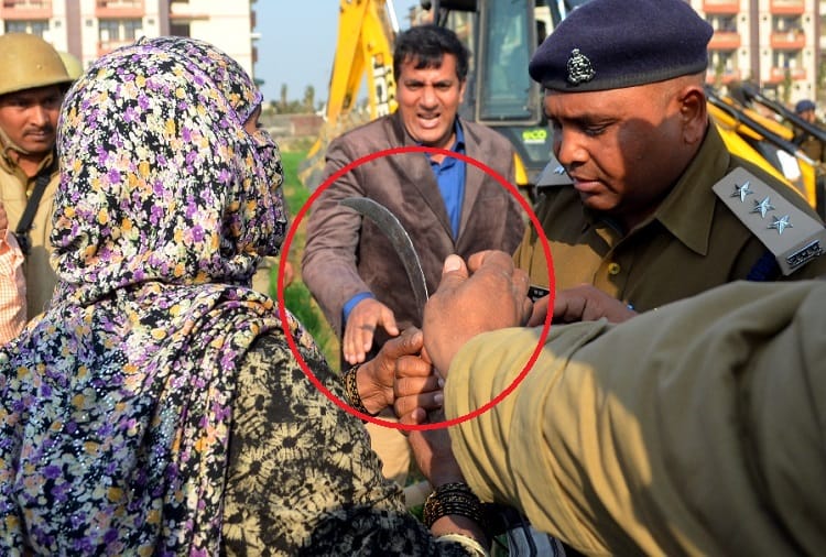 MDA officers who arrived with police of 12 police stations, bulldozer on the farmers crop, photos