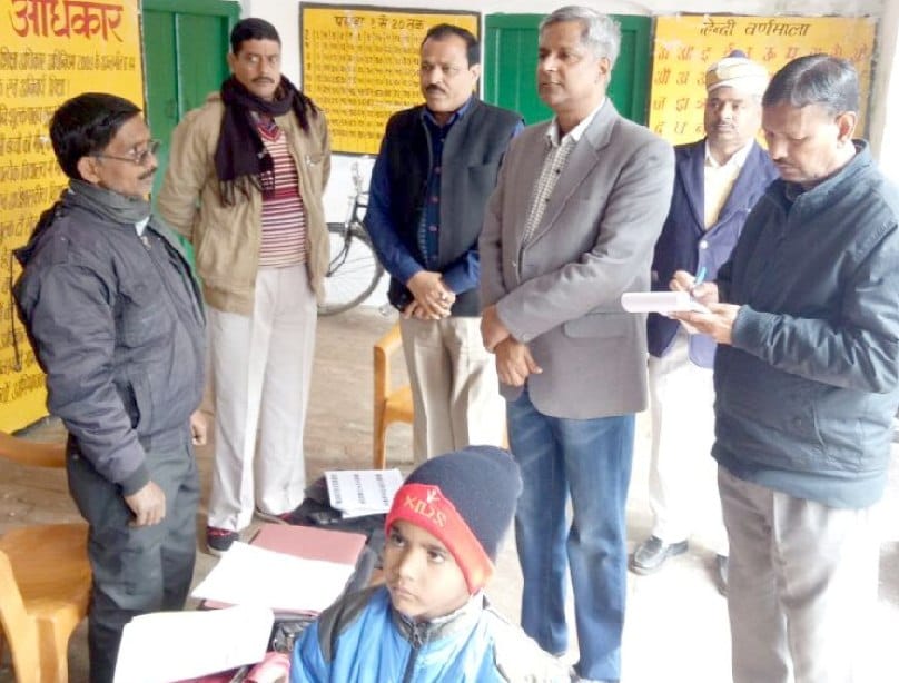 मतदाता पंजीकरण बूथों पर रहा सन्नाटा, कई मिले बंद