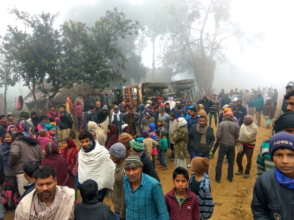 due to accident woman died, husband, two son injured 