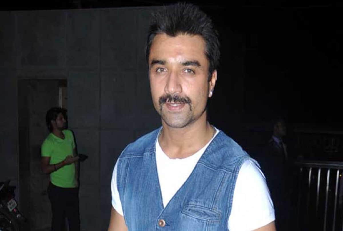 Bigg Boss Ex contestant Ajaz Khan mother passes away in Mumbai 