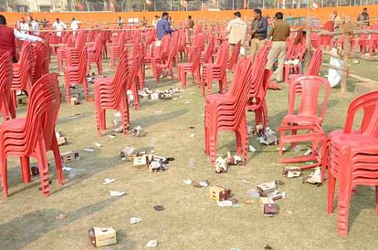 empty chairs in amit shah and cm yogi yuva udghosh rally at varanasi