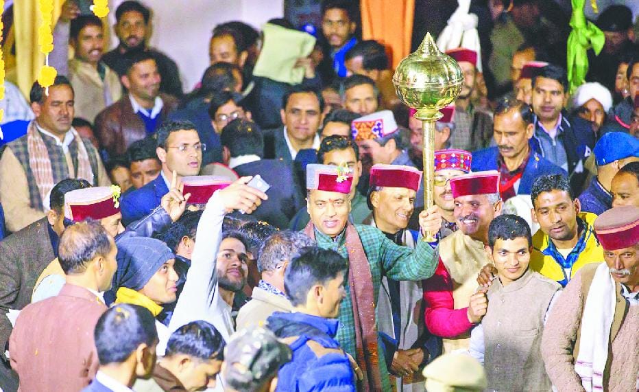 सीएम ने थाची, भाटलूधार में सड़क, पेयजल को दिए करोड़ों