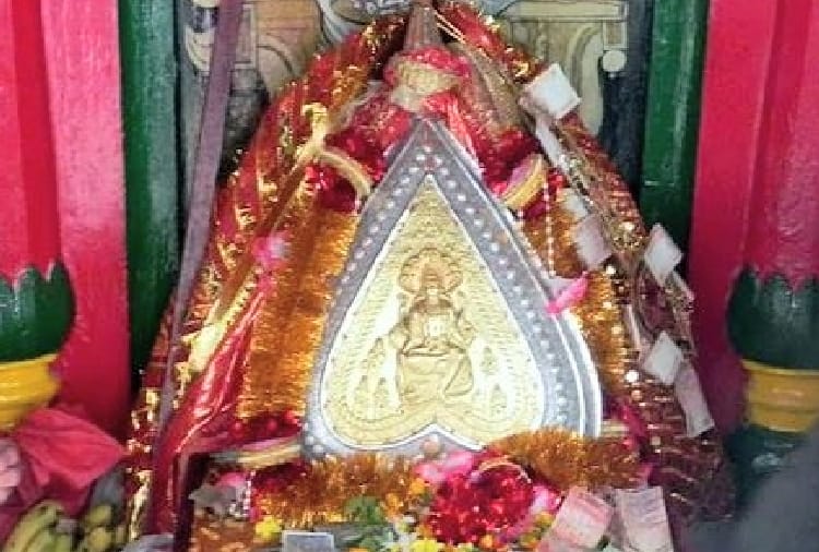 farmar worshiping god Biggod Kamranag for rain in himachal