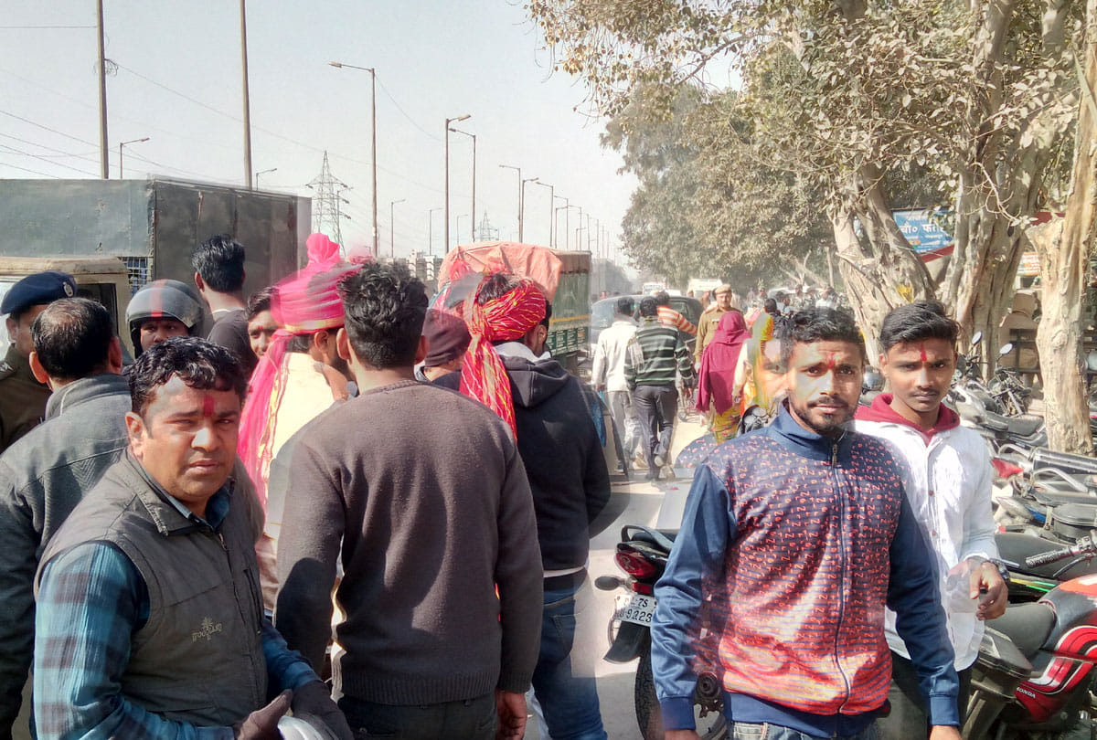 protest against releasing of film padmawat in delhi