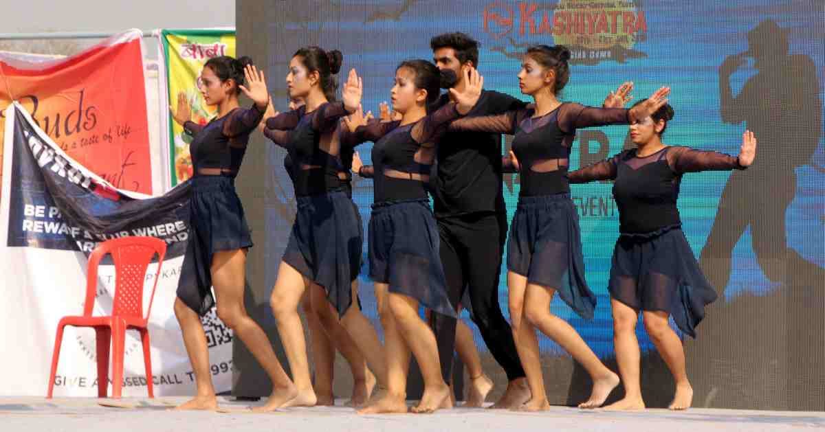 Group dance in kashi yatra fest in IIT BHU