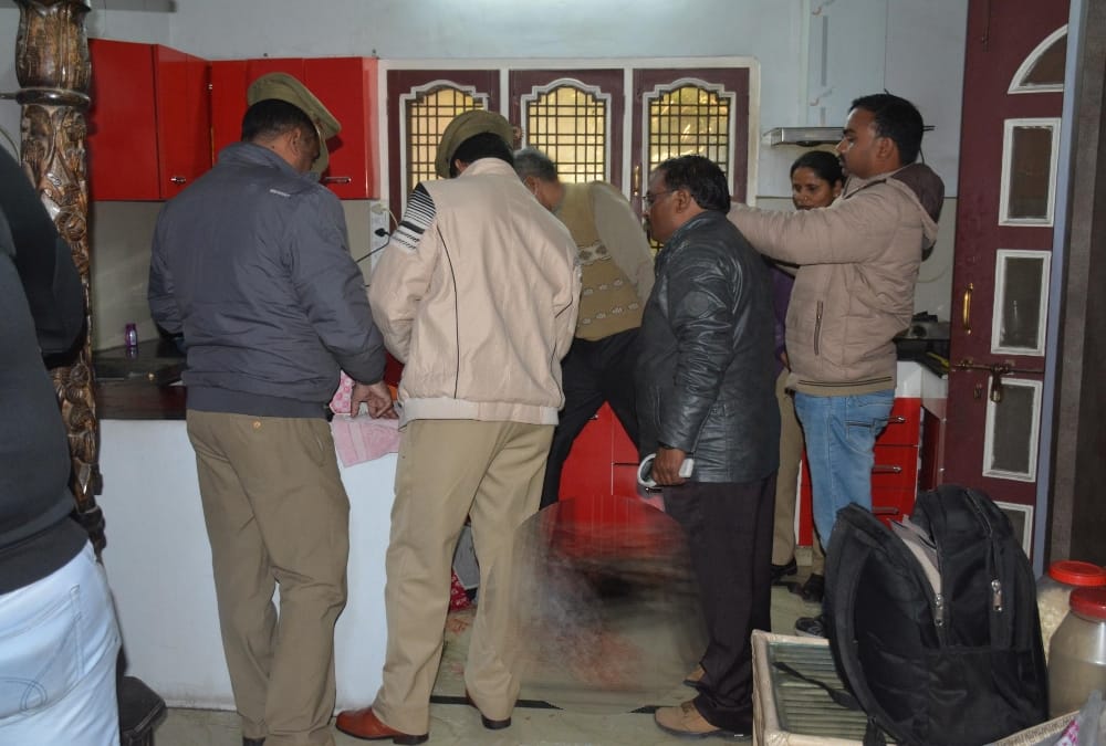 murder of a woman in naka in lucknow.