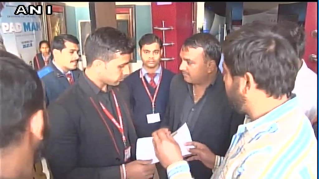 Karni Sena distribute memorandum in all the theatres for not to screen Padmaavat 
