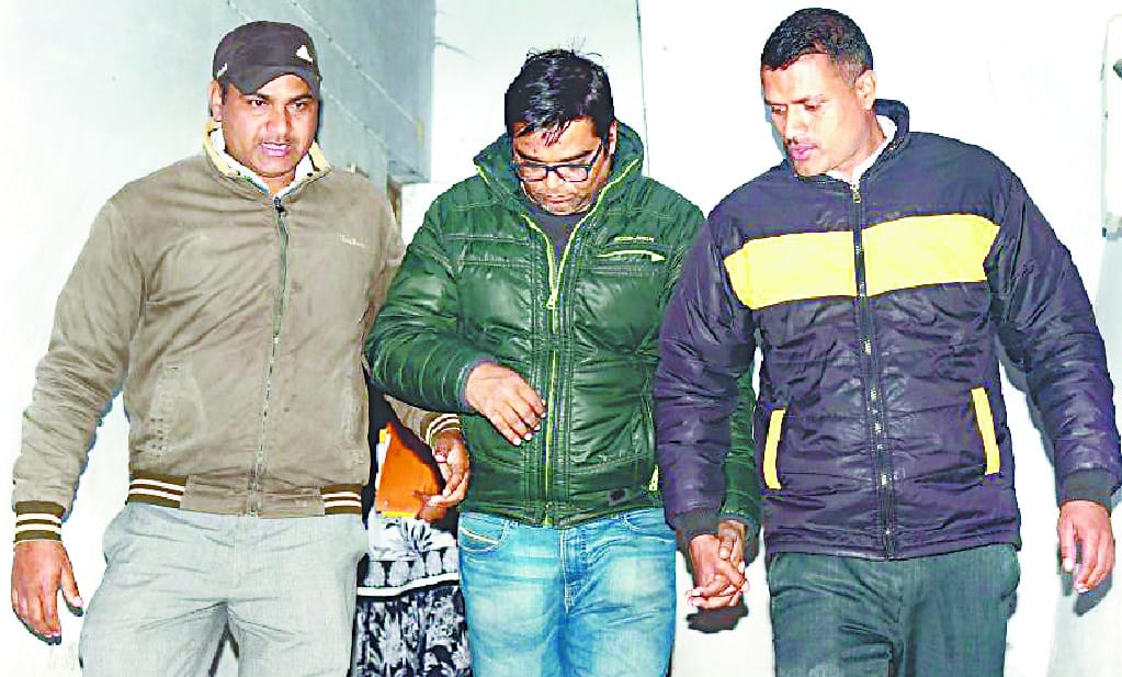 Patwari arrested for taking bribe of 10 thousand