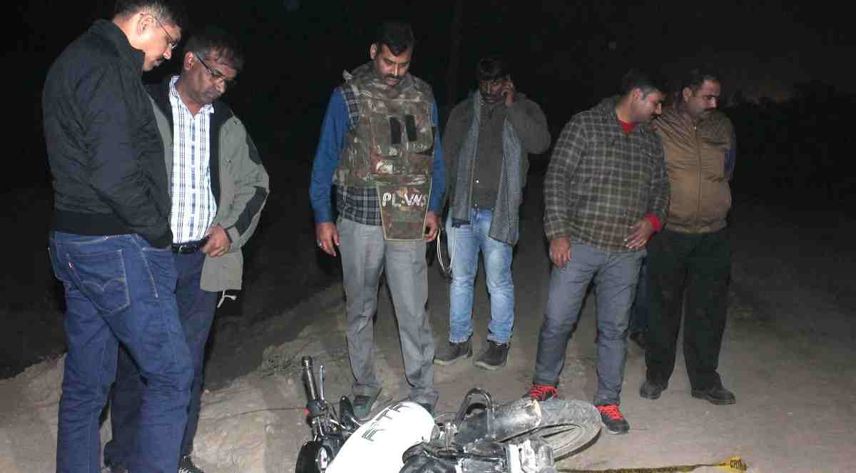Police encounter in varanasi and two criminal arrested
