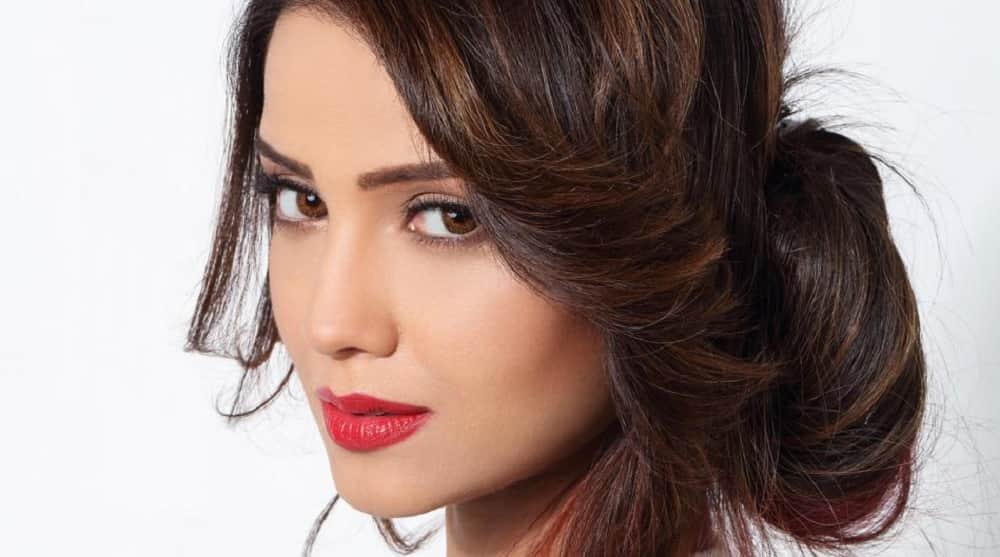 naagin actress adaa khan becomes the recent victim of debit card fraud